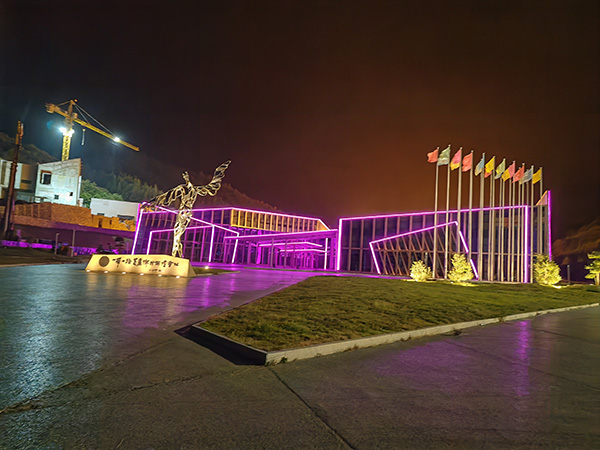 城市亮化是现代城市建设的重要组成部分，它不仅可以美化城市的夜景，还能提升城市的整体形象。随着科技的不断进步，城市亮化也得到了更多的关注和创新。本文将介绍一些关于城市亮化的创意和技术，帮助读者了解叶城城市亮化的重要性以及如何进行叶城城市亮化的规划和实施。