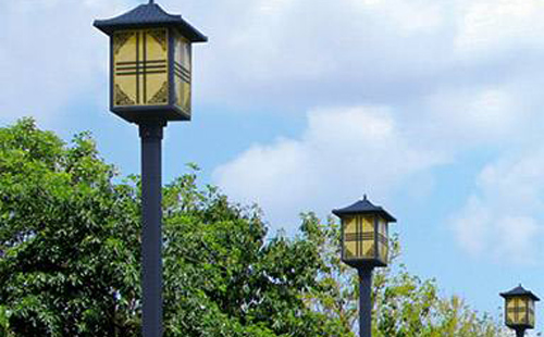 叶城庭院灯安装间距与布灯设计全解析